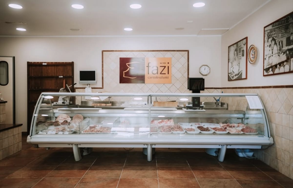 Lavorazione manuale di carni Fazi